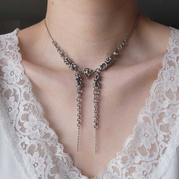 Gothic chainmail butterfly bow silver rosary necklace with a small silver chain - Picture 8 of 8